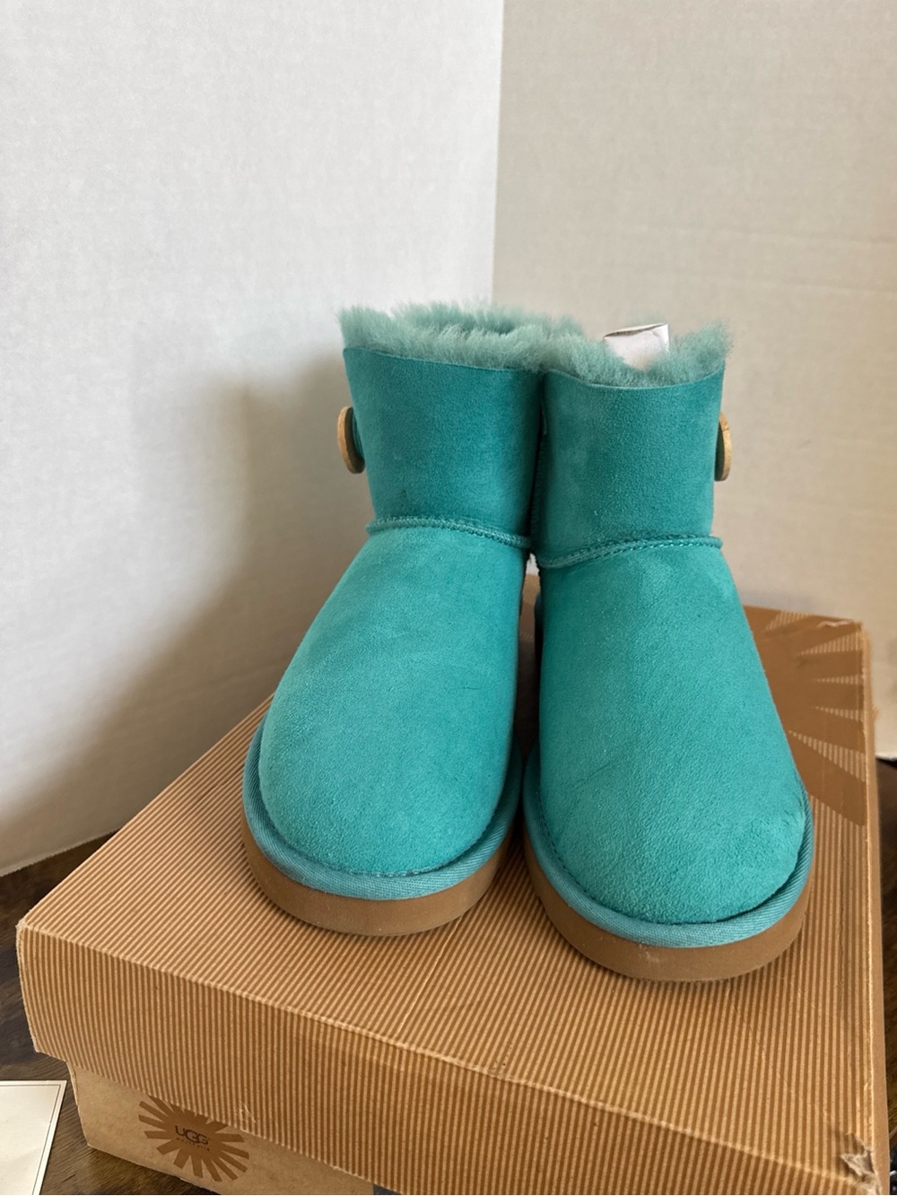 UGG Classic Mini Bailey Button Aquatic Blue  SUEDE ANKLE WOMEN'S BOOTS SIZE US 7